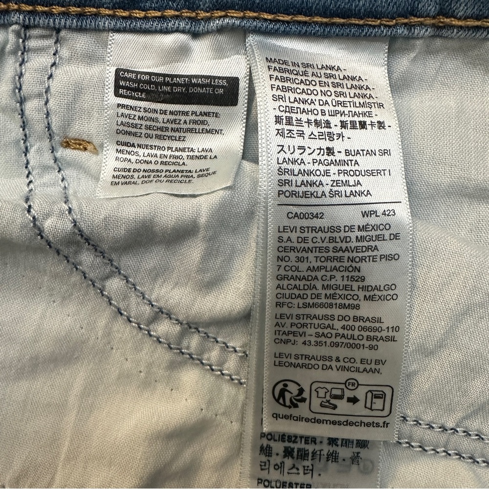 Levi's Mid Length Jean Shorts Women's Size 31 Blue Denim - Picture 5 of 11
